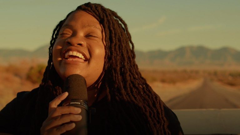 How To Get Rid of Negative Thinking While Singing